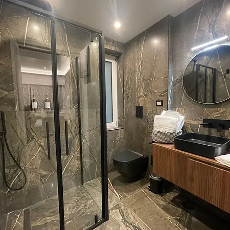 Toledo106 Luxury - Comfy * Naples
